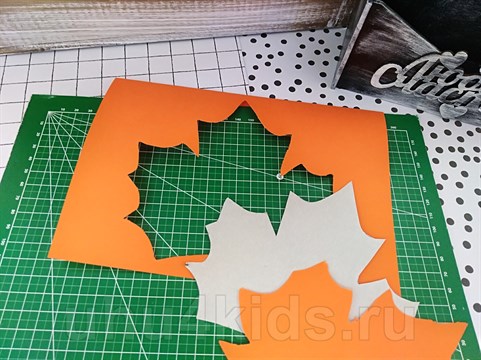 Публикация «Мастер-класс по оригами „Кленовый лист“» размещена в разделах